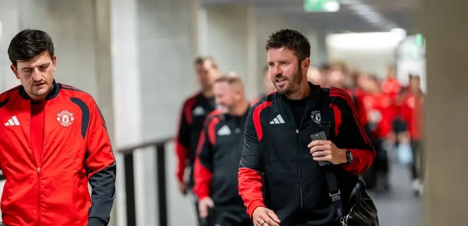 Manchester United team arriving at stadium hallway