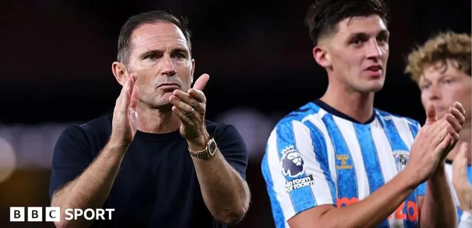 Frank Lampard applauding with player after match