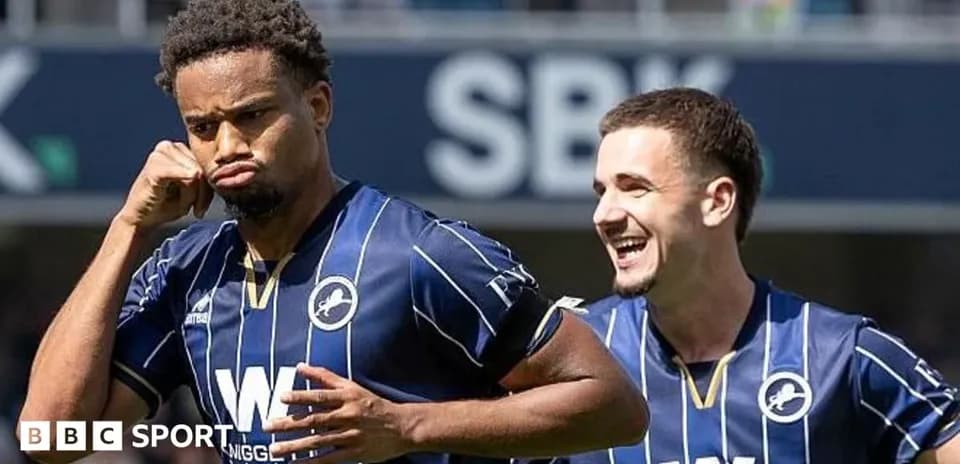 Millwall players celebrating a goal during match