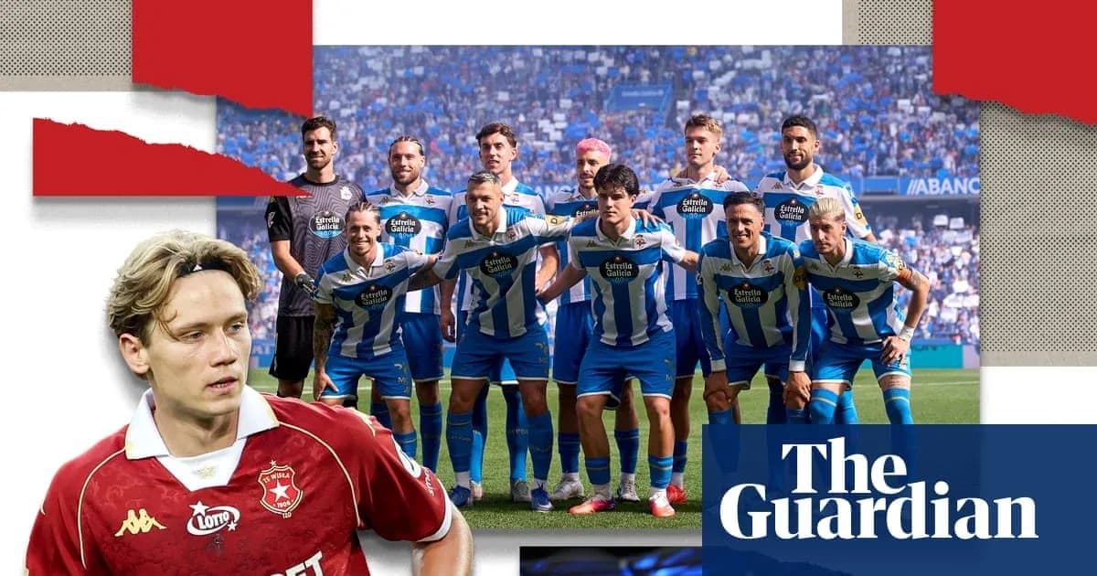 Futbol jamoasi stadionda poz berishmoqda Futbol jamoasi stadionda poz berishmoqda