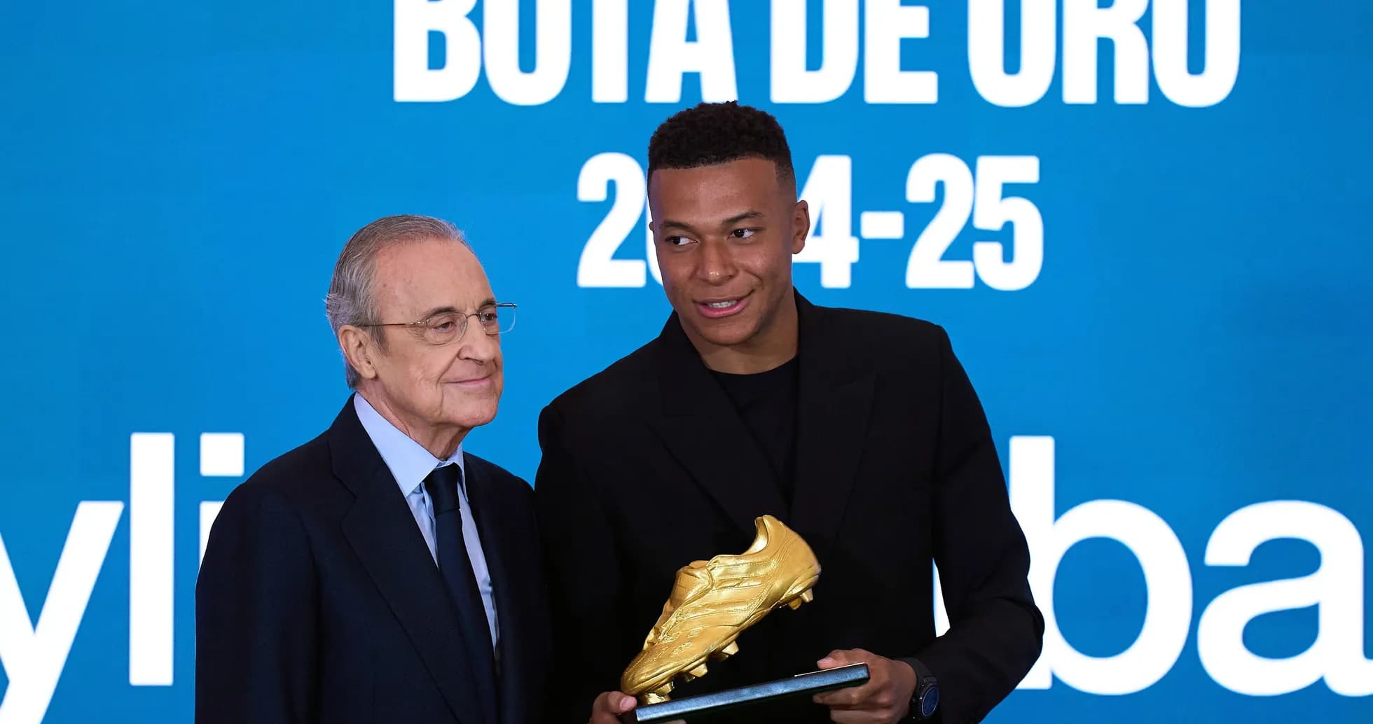 Kylian Mbappé receiving Golden Boot award presentation Kylian Mbappé receiving Golden Boot award presentation