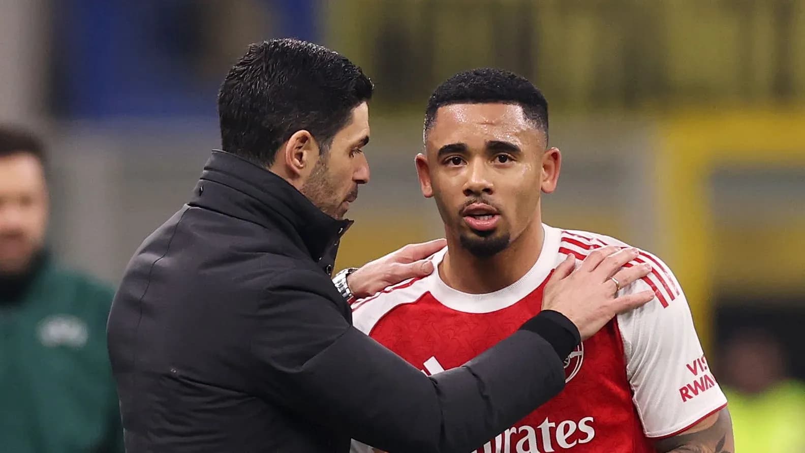 Mikél Arteta speaking with Gabriel Jesus on pitch Mikél Arteta speaking with Gabriel Jesus on pitch