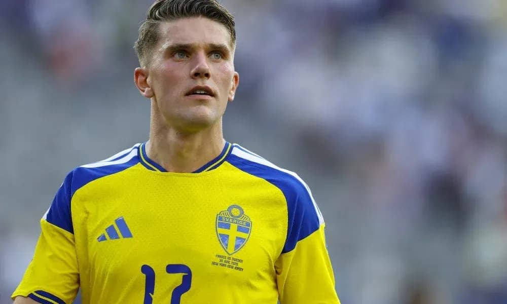 Futbolchi o'yin davomida jamoa formasida Futbolchi o'yin davomida jamoa formasida
