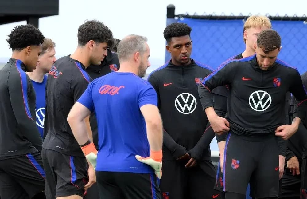 US soccer team gathered during training session US soccer team gathered during training session