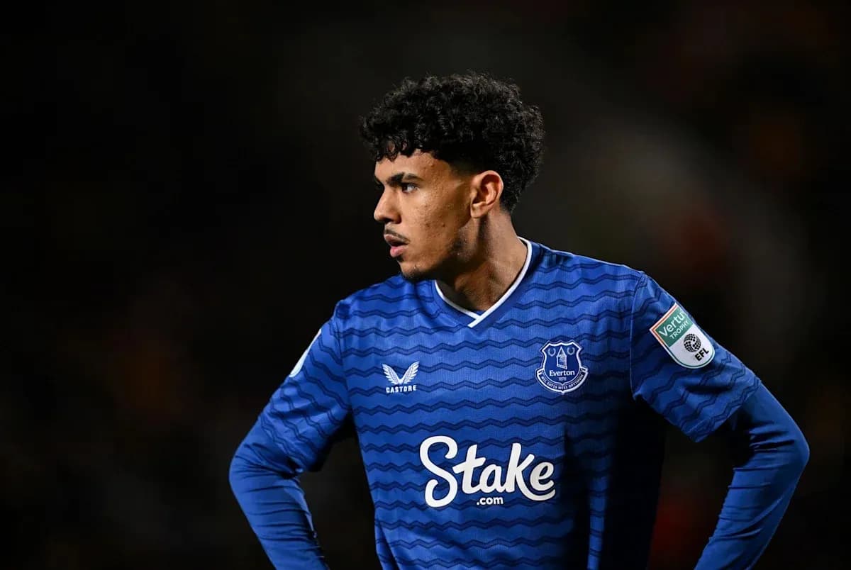 Everton player in blue kit during match Everton player in blue kit during match