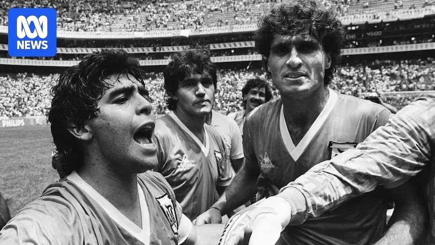 Futbolchilar o'yin oldidan yig'ilgan holda Futbolchilar o'yin oldidan yig'ilgan holda