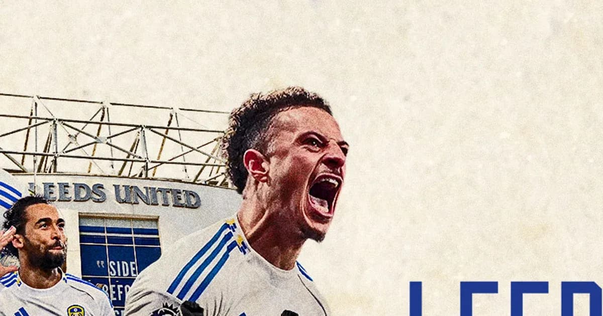 Futbolchi Leeds United klubida qiyshiq yuz ifodasi Futbolchi Leeds United klubida qiyshiq yuz ifodasi