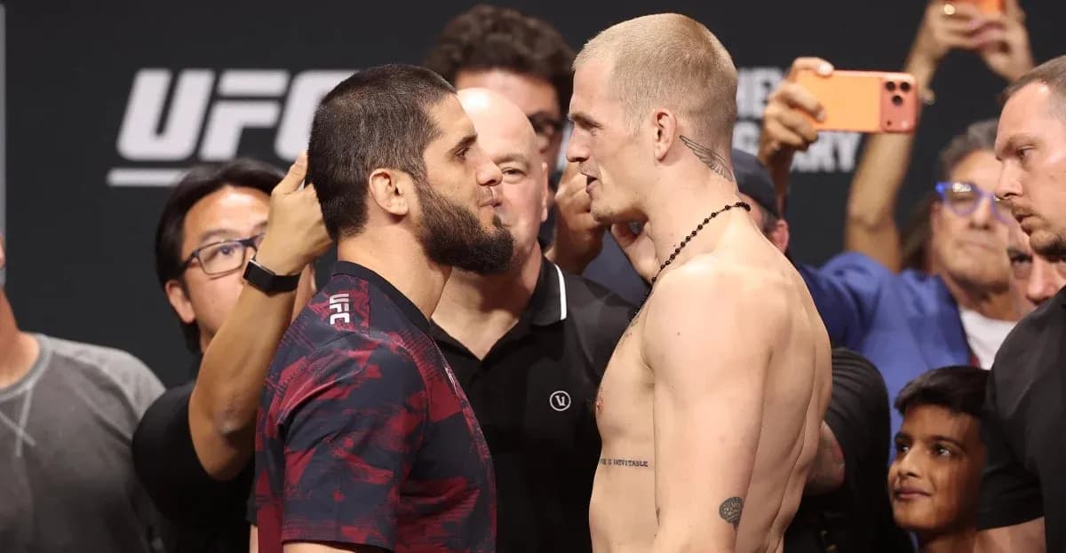 Duel between fighters at UFC weigh-in event Duel between fighters at UFC weigh-in event