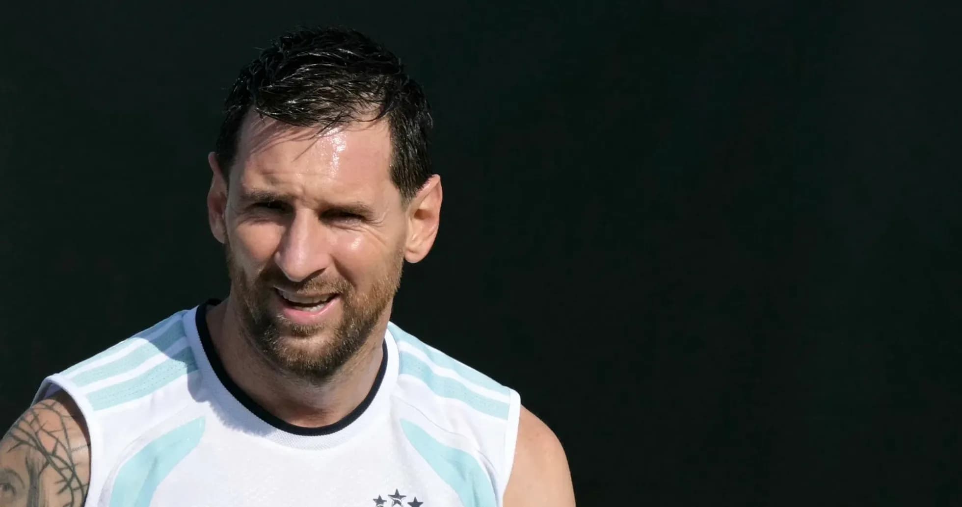 Futbolchi mashg'ulotda, Argentina formasi kiygan Futbolchi mashg'ulotda, Argentina formasi kiygan