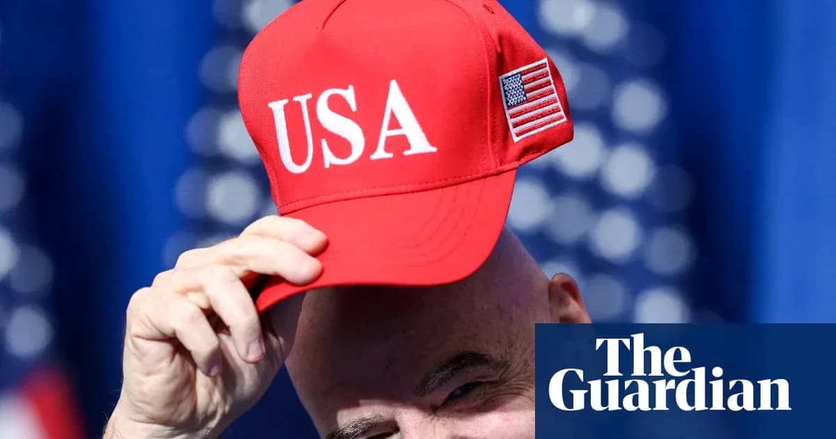 Kishi qo'liga olishgan qizil Amerika shapkasi Kishi qo'liga olishgan qizil Amerika shapkasi