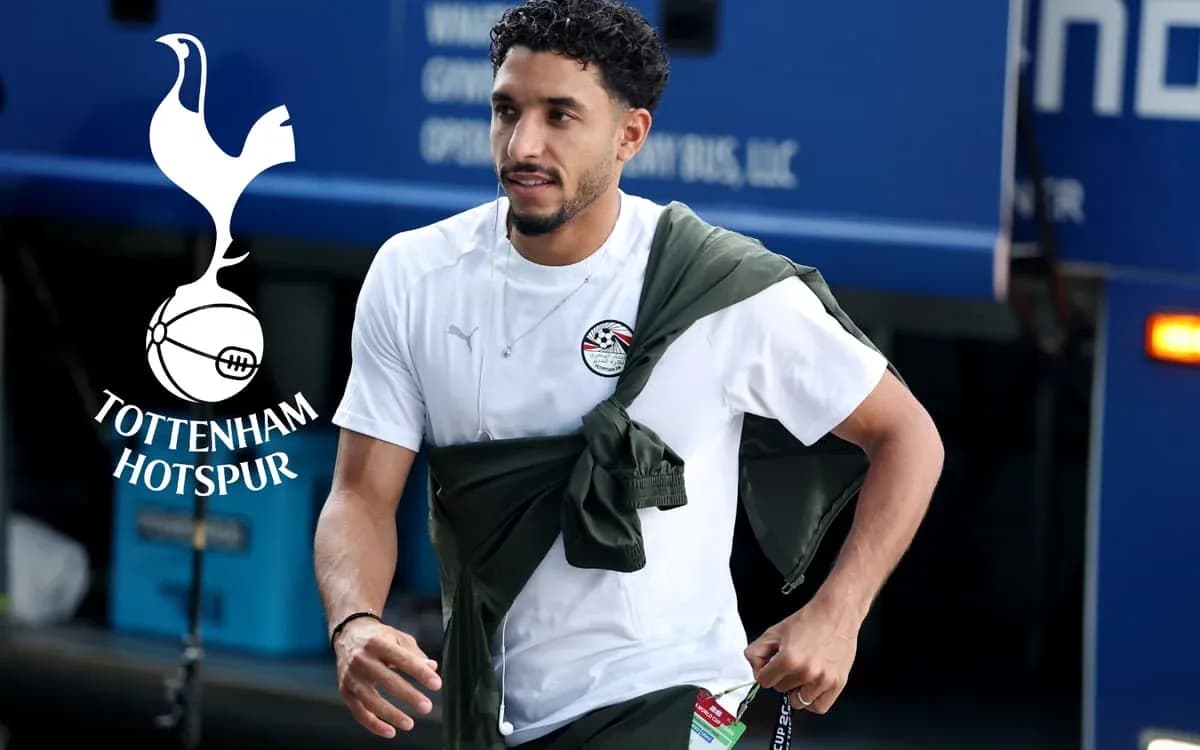 Futbolchi jamoaga kirib kelmoqda, Tottenham logosi Futbolchi jamoaga kirib kelmoqda, Tottenham logosi
