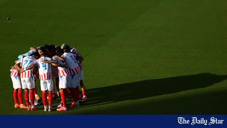 Futbolchilar huddling before the match Futbolchilar huddling before the match