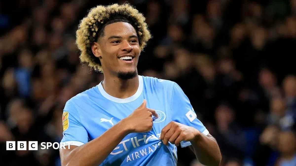 Futbolchi g'alaba bilan tabriklayapti Futbolchi g'alaba bilan tabriklayapti