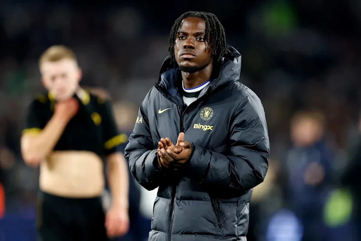 Futbolchi Chelsea formasida o'yin tugagandan keyin Futbolchi Chelsea formasida o'yin tugagandan keyin