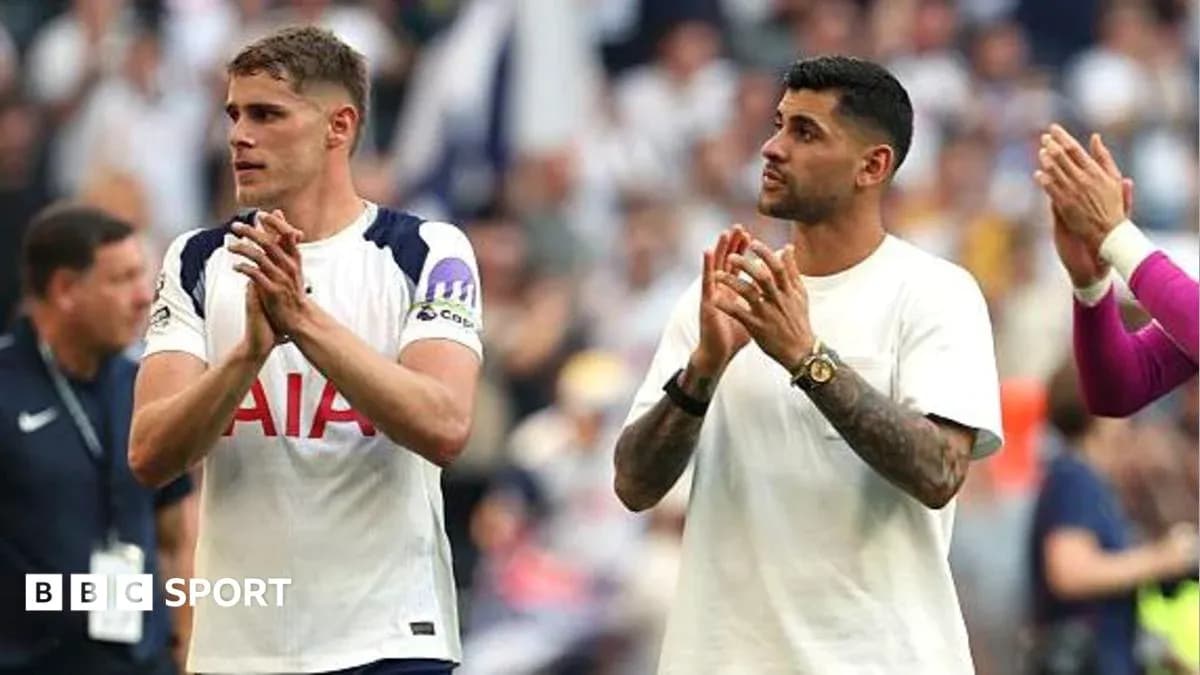 Tottenham players applauding fans after the match Tottenham players applauding fans after the match