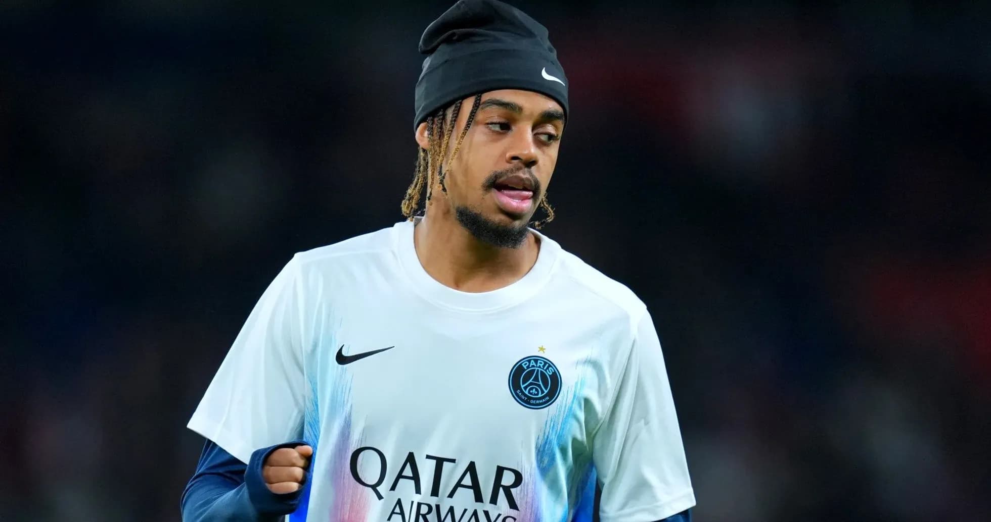 Futbolchi PSG formasida ishtirok etmoqda Futbolchi PSG formasida ishtirok etmoqda
