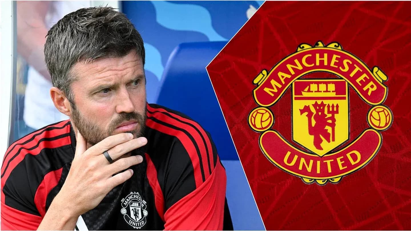 Murabbiy Manchester United jamoasida o'ylab o'tirgan Murabbiy Manchester United jamoasida o'ylab o'tirgan