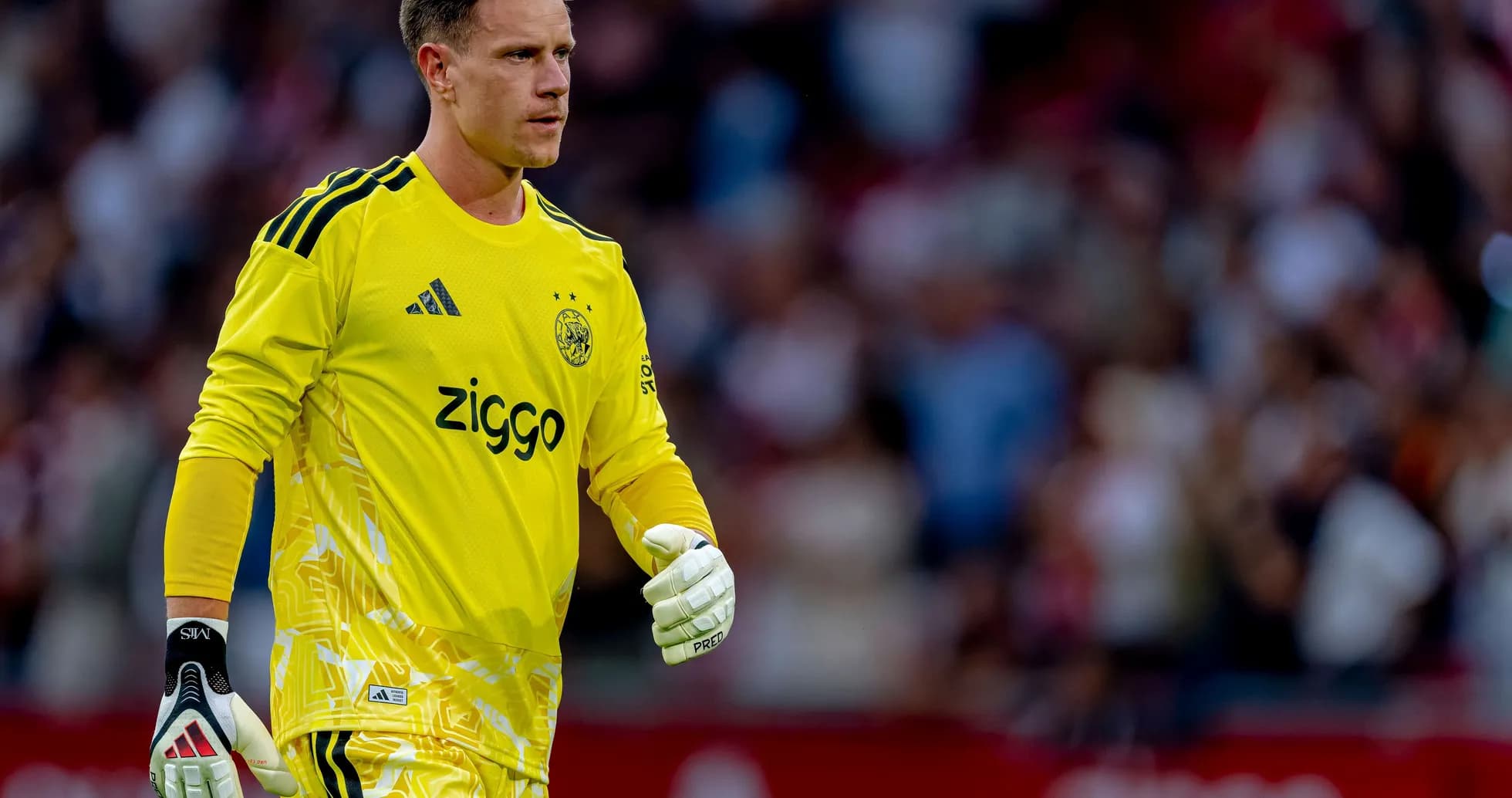 Jahongir Qodirov Ajax maqsadida maydonga kiryapti Jahongir Qodirov Ajax maqsadida maydonga kiryapti