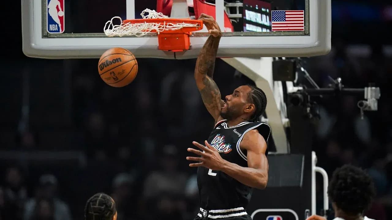Kawhi Leonard dunking during an NBA game Kawhi Leonard dunking during an NBA game