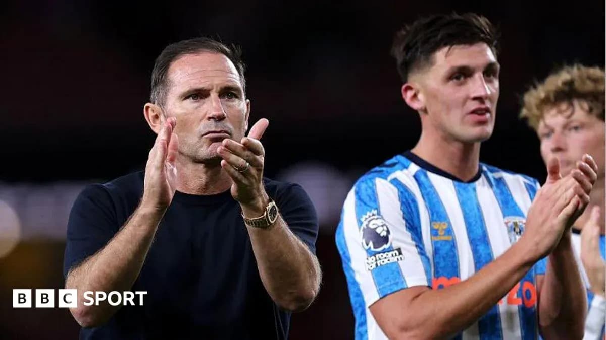 Frank Lampard applauding with player after match Frank Lampard applauding with player after match