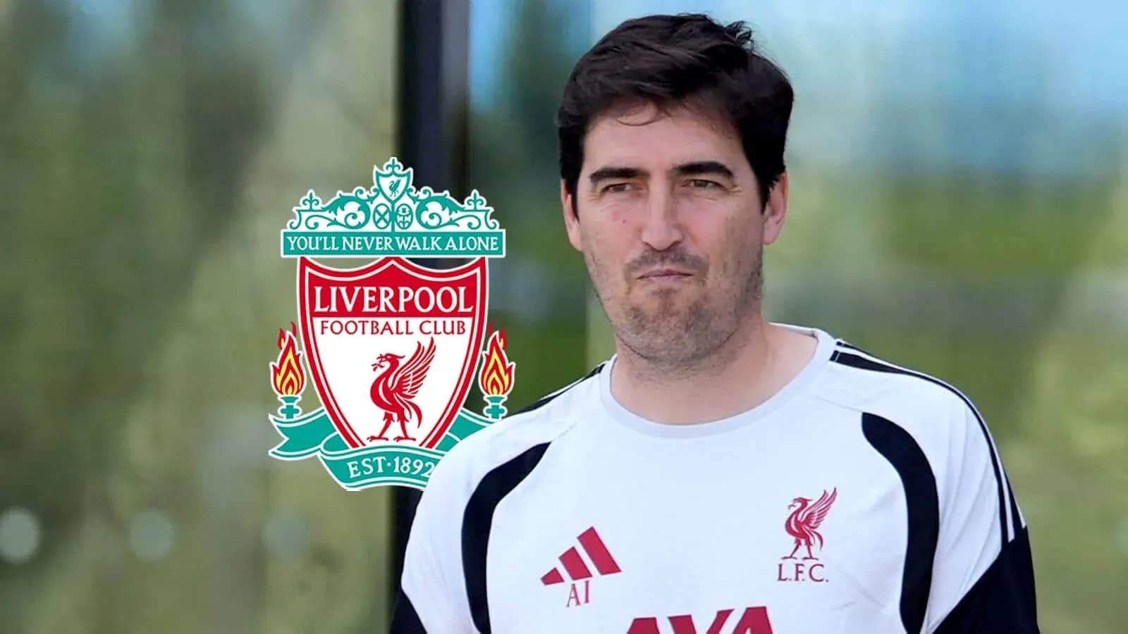 Trener Liverpool futbol klubi bilan mashg'ulotda Trener Liverpool futbol klubi bilan mashg'ulotda